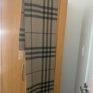 Cashemire Burberry scarf